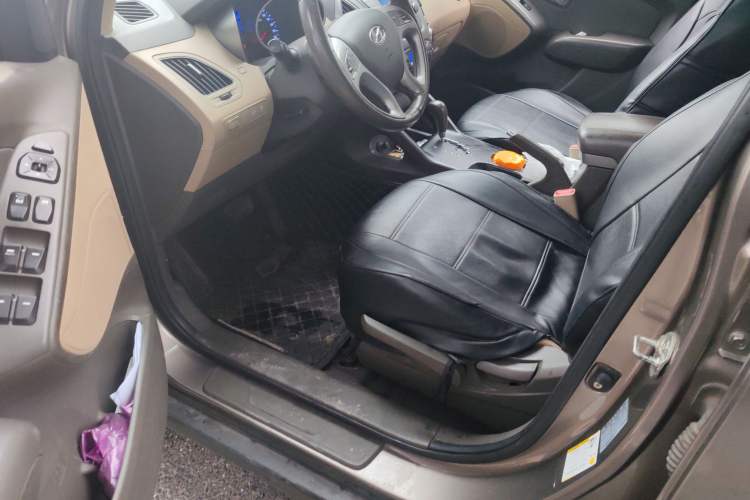 Used Hyundai ix35 2012 2.0L Automatic Two-Wheel Drive Elite Edition GLS
