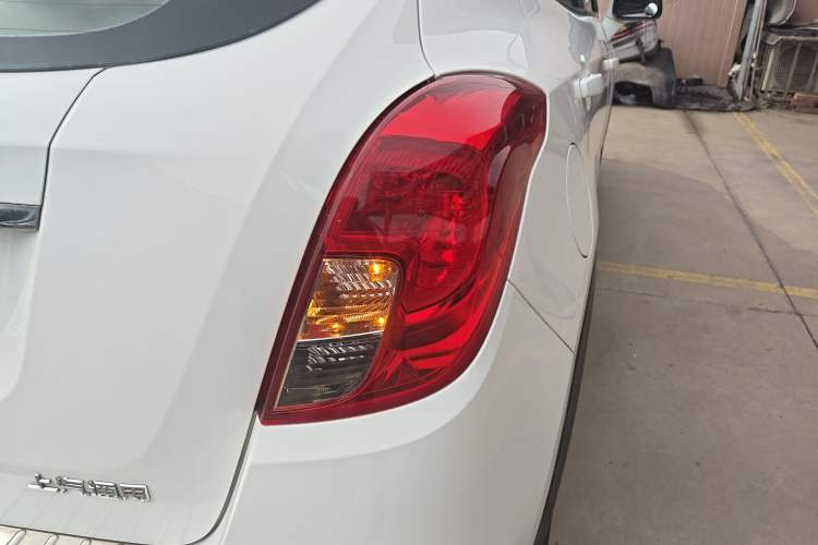 Used Buick Encore 2017 18T Automatic Two-Wheel Drive Urban Leading Model