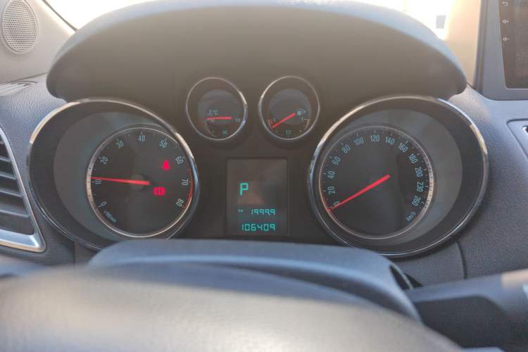 Used Buick Encore 2014 1.4T Automatic Two-Wheel Drive Urban Elite Model Instrument Cluster