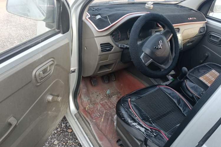 Used Wuling Zhiguang V 2017 1.2L Base Version LMH
