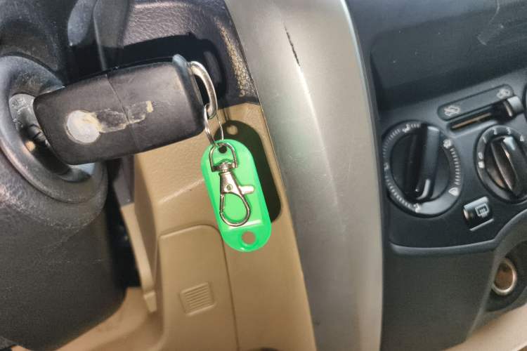 Used Nissan Livina 2013 1.6XE Manual Comfort Edition