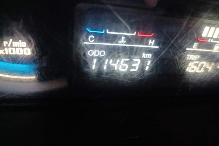 Used Baojun 730 2014 1.5L manual Comfort ESP version 7 seats Odometer Close Up