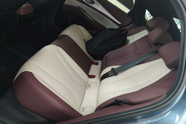 Used BYD Seal 07 DM-i 2025 Intelligent Driving Version DM-i 1.5L 125 km Prestige Edition Left Rear Seat