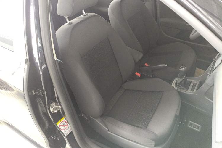 Used Volkswagen Lavida 2013 Revised Classic 1.6L Manual Fashion Edition Right Front Seat