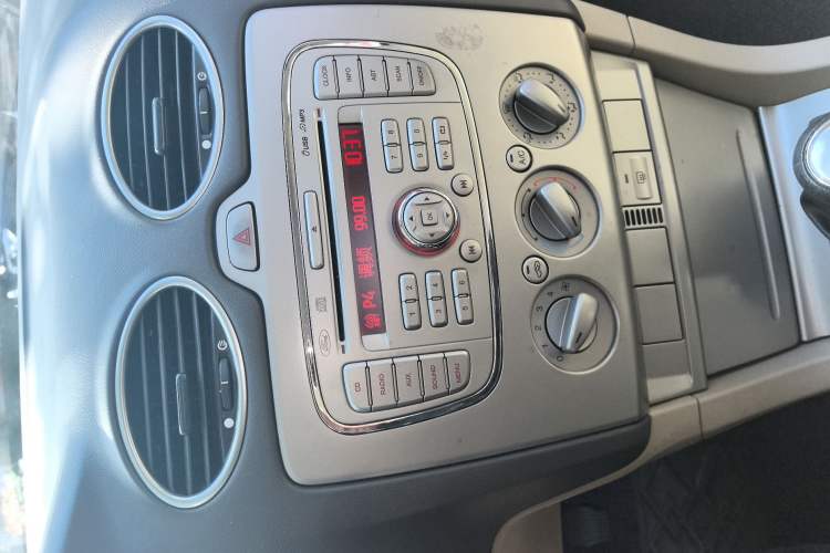 Used Ford Focus 2013 Sedan Classic 1.8L Manual Base Model
