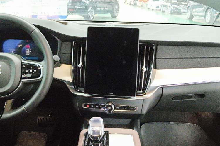 Used Volvo S90 2026 B5 Zhiyuan Luxury Edition