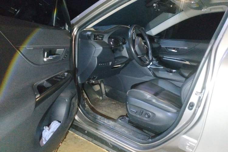 Used Toyota Harrier 2022 2.0L CVT Two-Wheel Drive Deluxe Edition