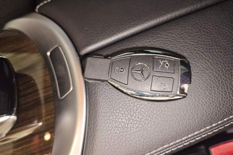 Used Mercedes-Benz GLC 2017 GLC 260 4MATIC Luxury Model
