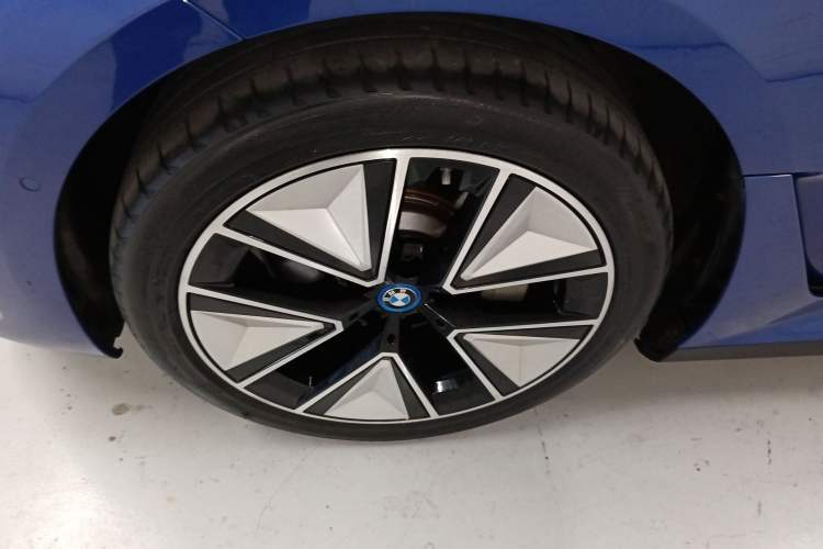 Used BMW i3 2022 eDrive 35 L Exterior 4
