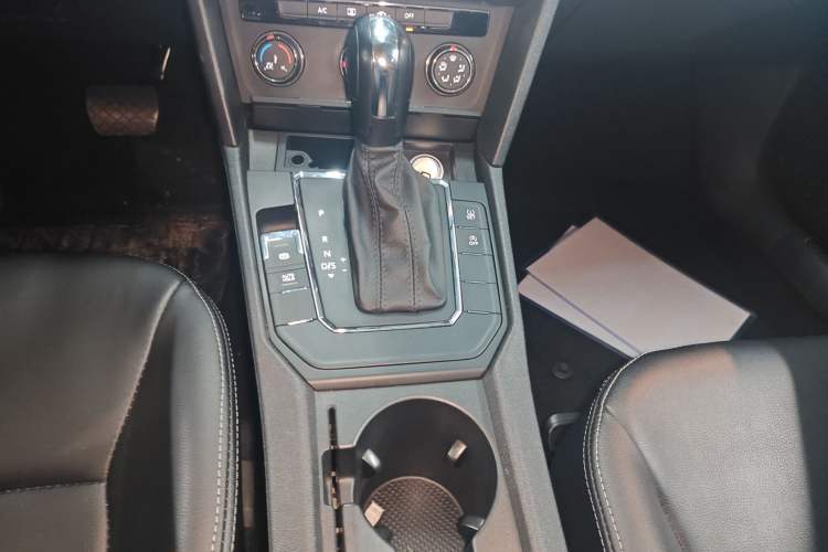 Used Volkswagen Lamando 2018 230TSI DSG Fashion Edition Gear Lever