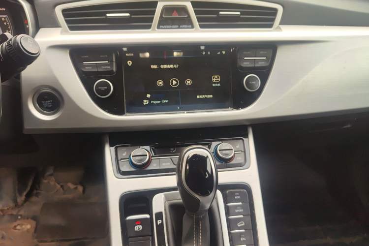 Used Geely Auto Emgrand X7 Sport 2016 1.8TD Automatic Smart Model Audio And AC Panel