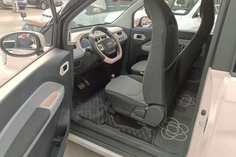 Used Chery New Energy QQ Ice Cream 2022 170km Sundae Phosphate Lithium-Ion