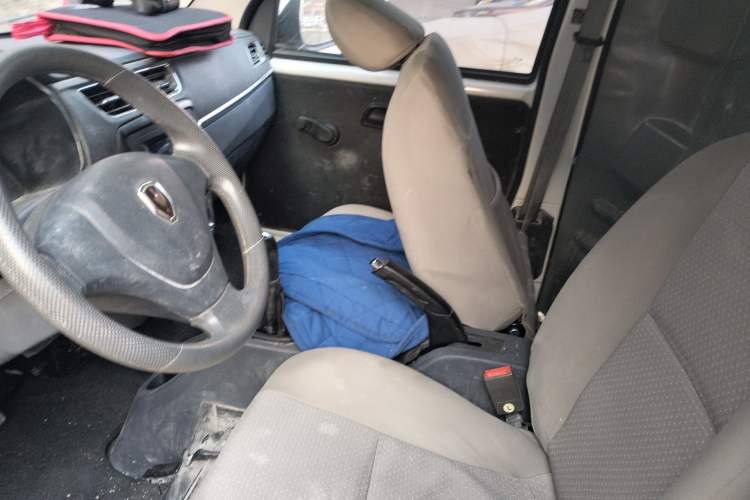 Used Jinbei Hiace X30 2023 1.5L Wealthy Van 2/5-Seater Non-Air-Conditioned Version SWC15M Left Front Seat