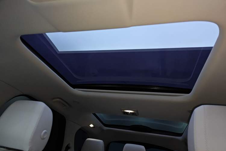 Used Land Rover Discovery 2024 360 PS S