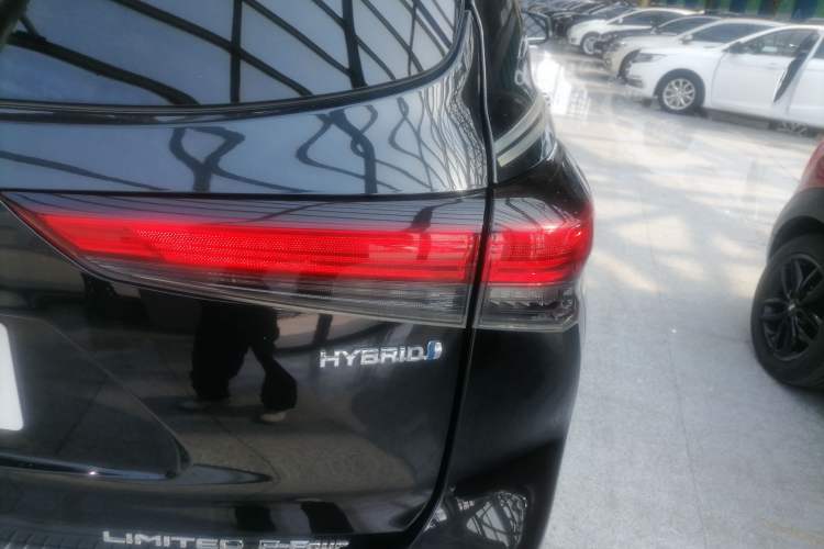 Used Toyota Highlander 2022 Dual-Engine 2.5L Four-Wheel Drive Supreme Edition 7-Seater Right Rear Taillight