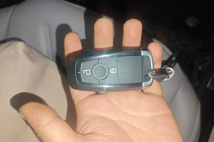 Used Ford Escape 2020 EcoBoost 245 Four-Wheel Drive Titanium Edition Vehicle Key