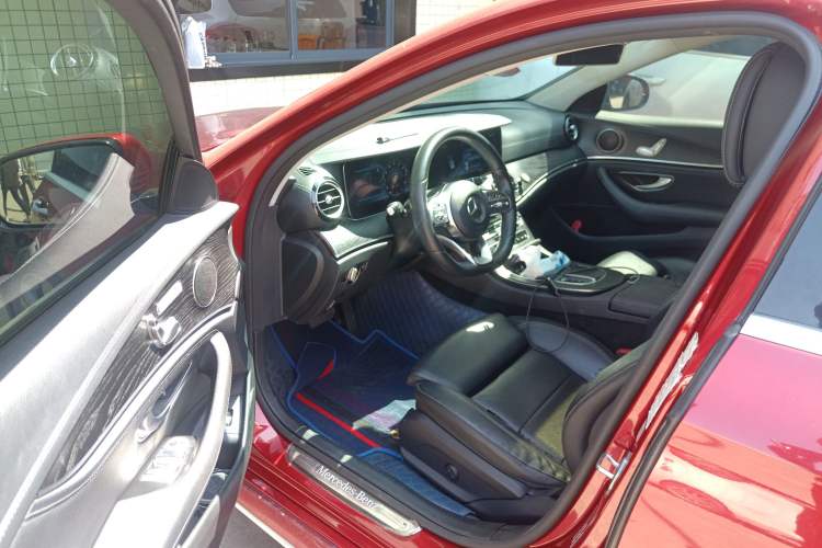 Used Mercedes-Benz E-Class 2018 Facelift E 200 L Sport Edition