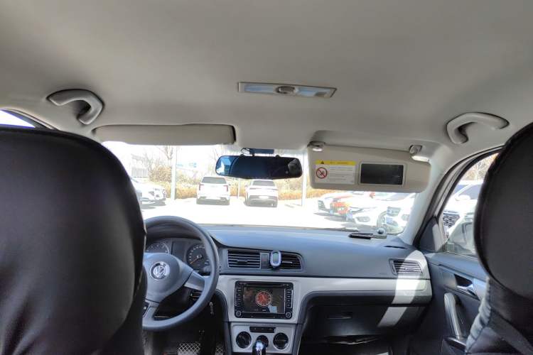 Used Volkswagen Lavida 2013 Revised Classic 1.6L Automatic Fashion Edition