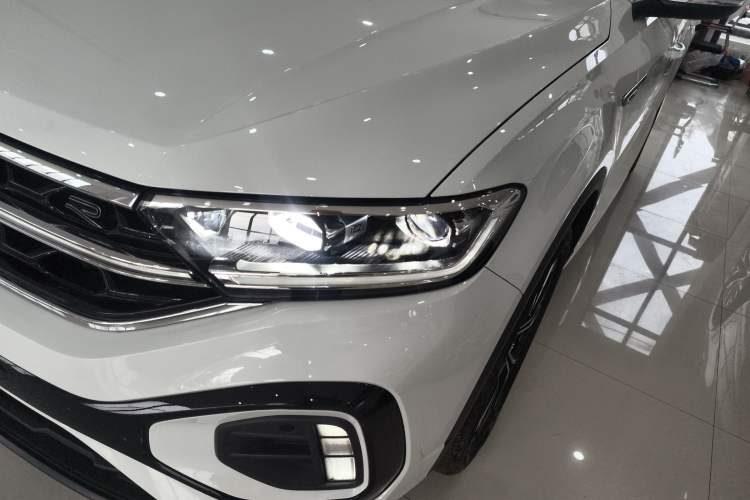 Used Volkswagen T-ROC 2023 300TSI DSG Two-Wheel-Drive Chen Guang Edition