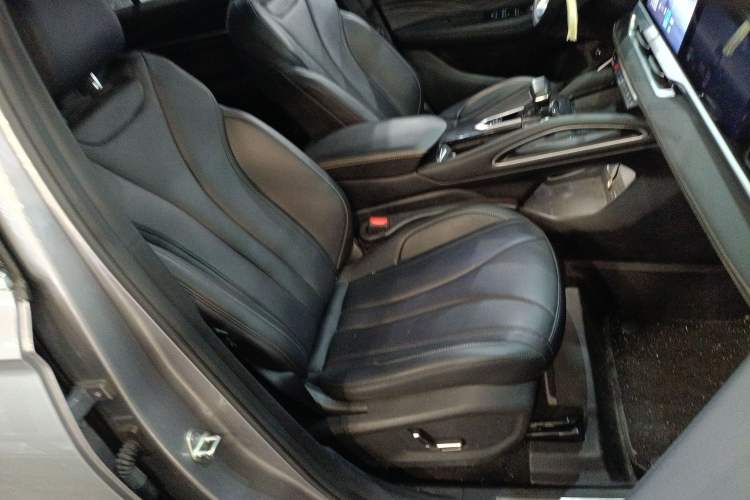 Used Geely Auto Monjaro L 2024 2.0TD DCT EVO Two-Wheel Drive Long-Range Version Right Front Seat