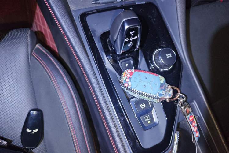 Used Lynk & Co 03 2020 2.0TD Automatic Jing Pro Edition Gear Lever