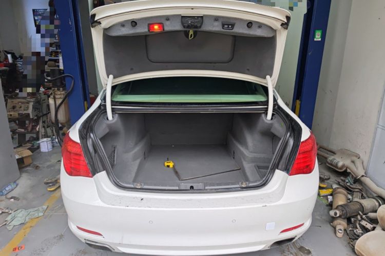 Used BMW 7 Series 2009 730Li Luxury Model Trunk