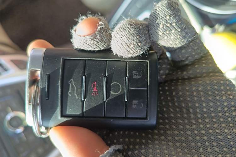 Used Cadillac SRX 2012 3.0L Elite Edition Vehicle Key