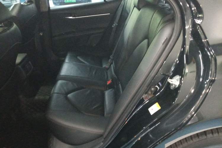 Used Toyota Camry 2018 2.0G Luxury Edition
