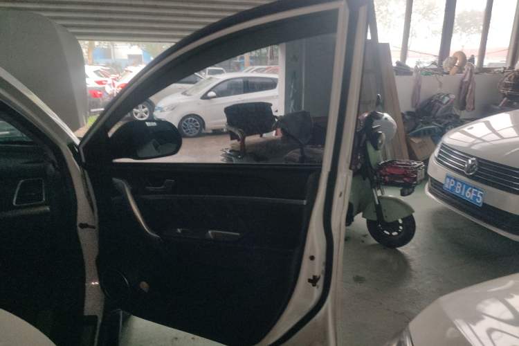 Used Haval M6 2018 Revised Version 1.5T DCT Two-Wheel Drive Elite Edition
