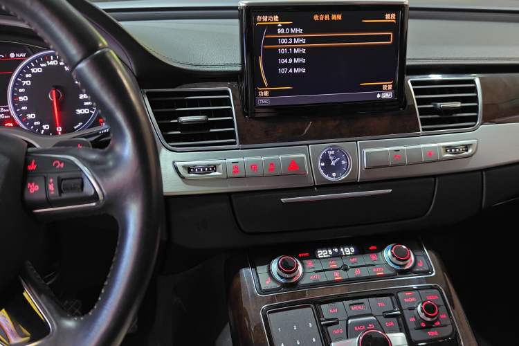 Used Audi A8 2014 A8L 45 TFSI quattro Comfort model
