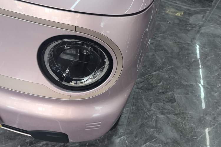 Used Geely Galaxy Panda 2023 Panda Mini 200km Endurance Bear Left Front Headlight