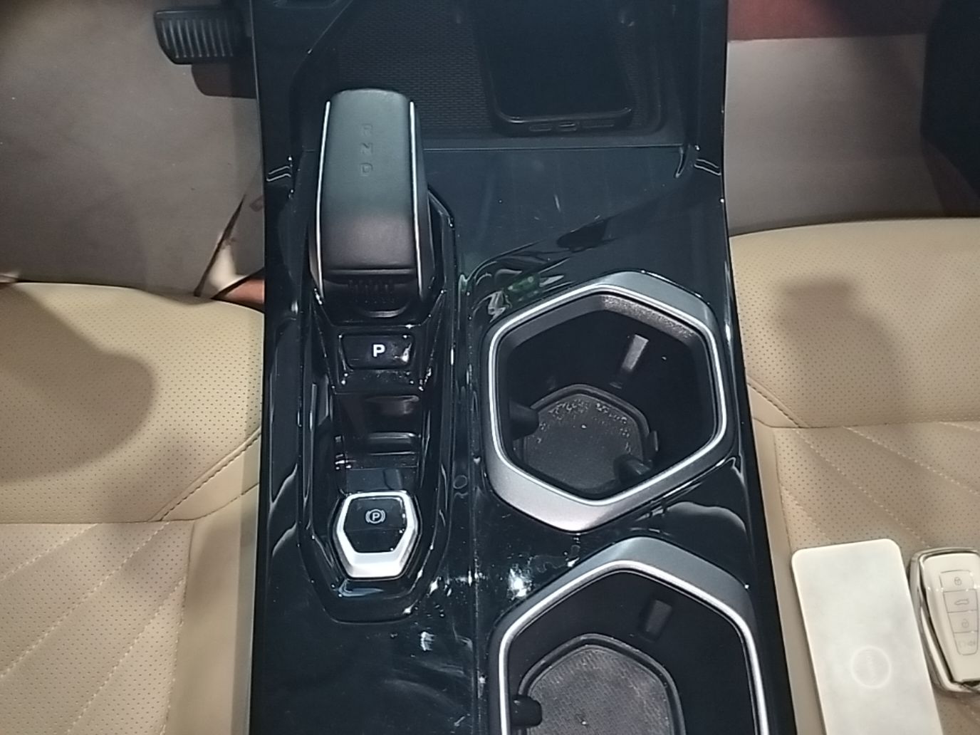 Geely Auto FX11 2023 1.5TD DCT Prestige Edition — снимка 16