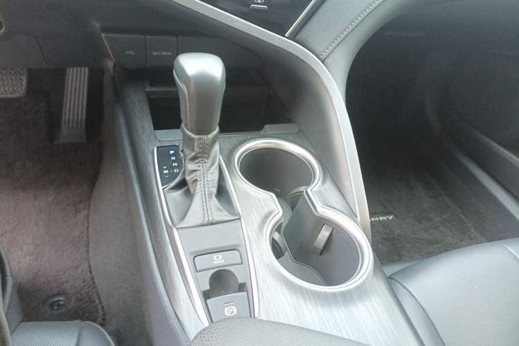 Used Toyota Camry 2023 2.0G Luxury Edition