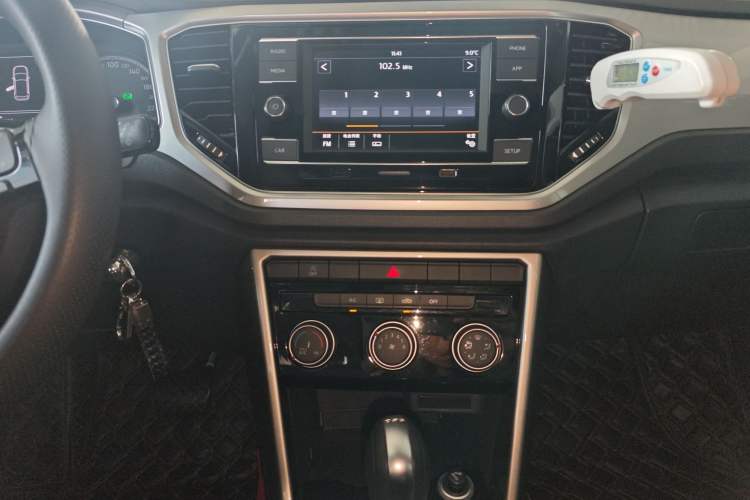 Used Volkswagen T-ROC 2019 280TSI DSG Two-Wheel Drive Advanced Version China VI Standard Audio And AC Panel