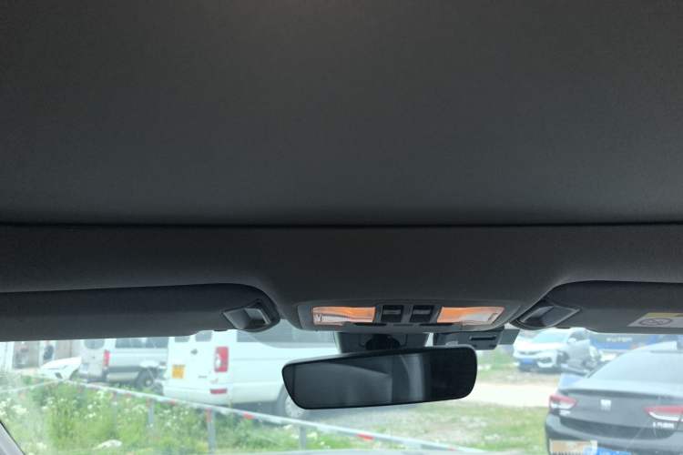 Used Toyota Highlander 2018 2.0T Four-Wheel Drive Luxury Edition 7 Seats China V Emission Standard Headliner