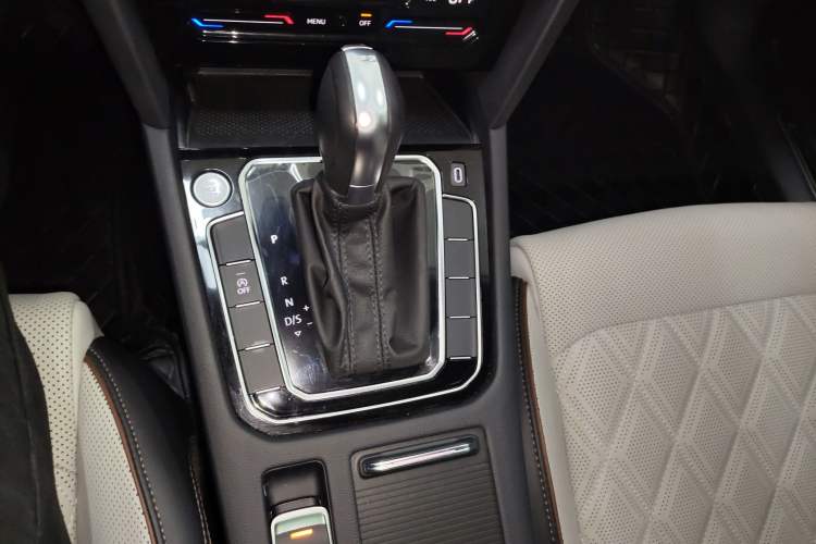 Used Volkswagen Magotan 2023 2 Million Units Commemorative Edition 330TSI DSG Luxury Version