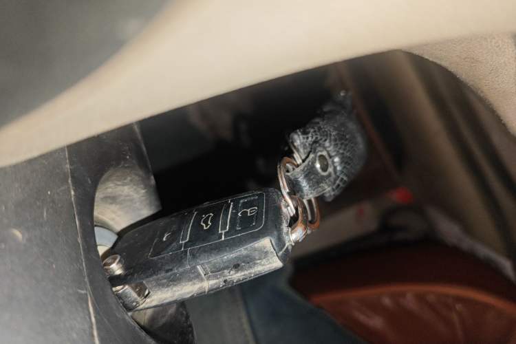 Used Wuling Hongguang 2014 1.2L Standard Model China IV