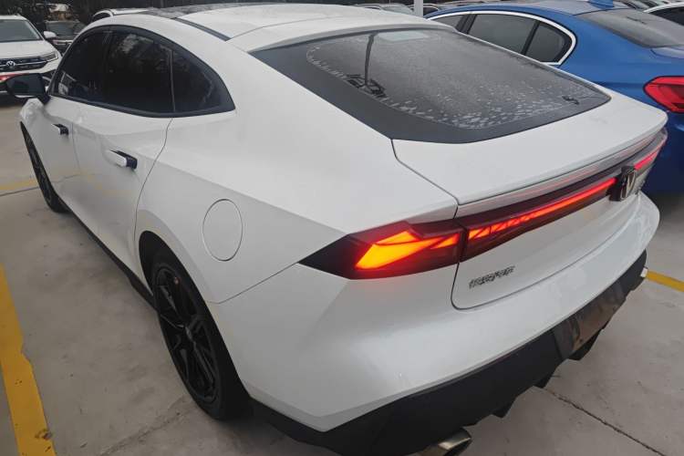 Used CHANGAN UNI-V 2022 1.5T Prestige Version
