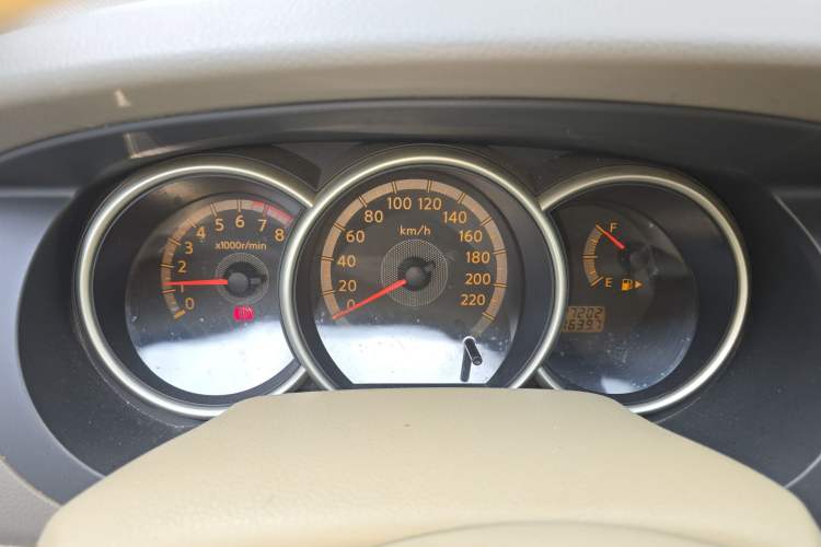 Used Nissan Livina 2008 1.6L Manual XuanNeng Model
