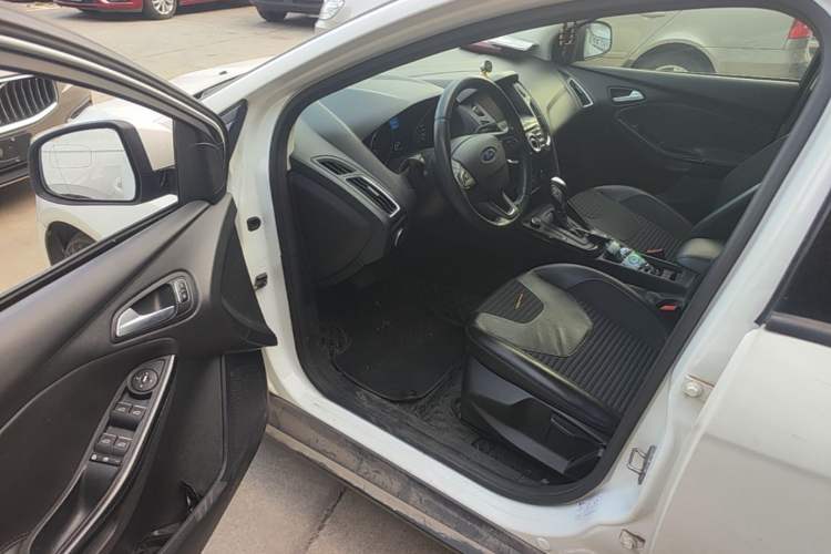 Used Ford Focus 2017 Hatchback 1.6L Automatic Fashion Edition Smart Drive Version