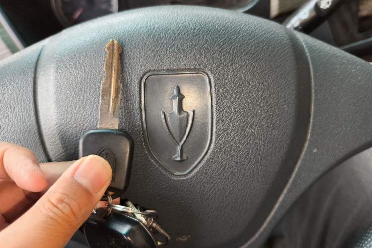 Used Jinbei Hiace X30 2019 1.5L Van Standard Model China VI SWC15M
