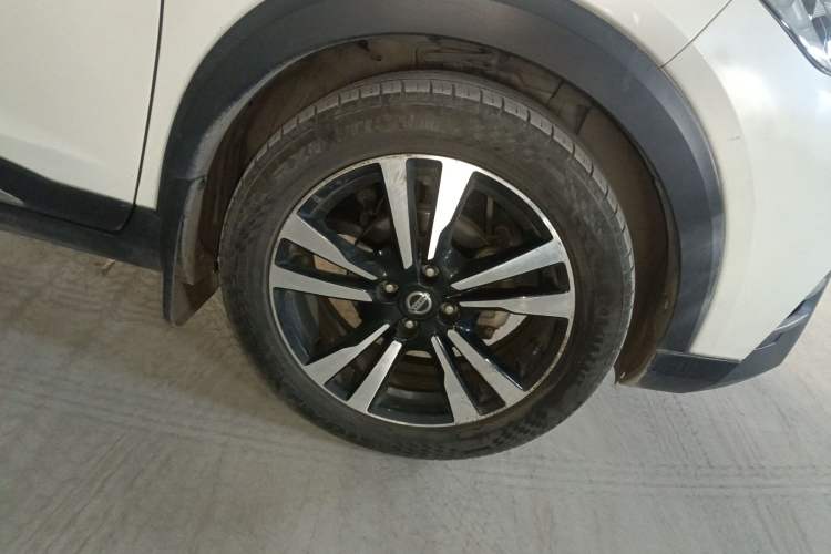 Used Nissan Kicks 2019 1.5L CVT Smart Connect Luxury Edition

