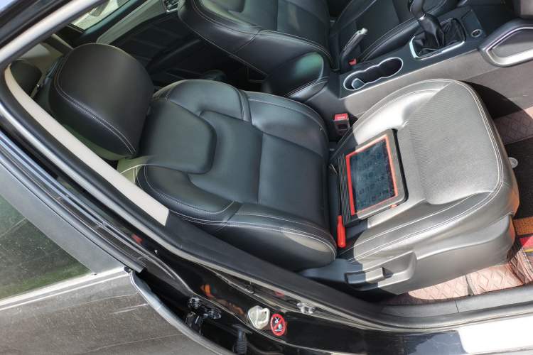 Used Geely Auto Vision X6 2016 1.8L Manual Luxury Model
