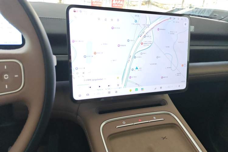 Used Nio ES6 2025 75 kWh Audio And AC Panel