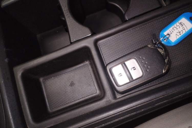 Used Honda CR-V 2015 2.4L two-wheel drive luxury version Interior 1