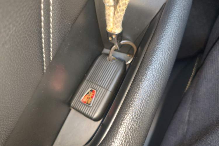 Used Roewe RX5 New Energy 2017 eRX5 50T Hybrid Connected Prestige Flagship Edition