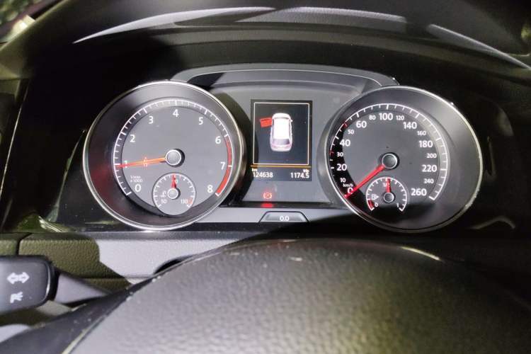 Used Volkswagen Golf 2014 1.4TSI Luxury Travel Edition Instrument Cluster