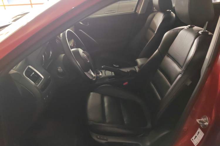 Used Mazda Atenza 2015 2.0L Blue Sky Fashion Edition