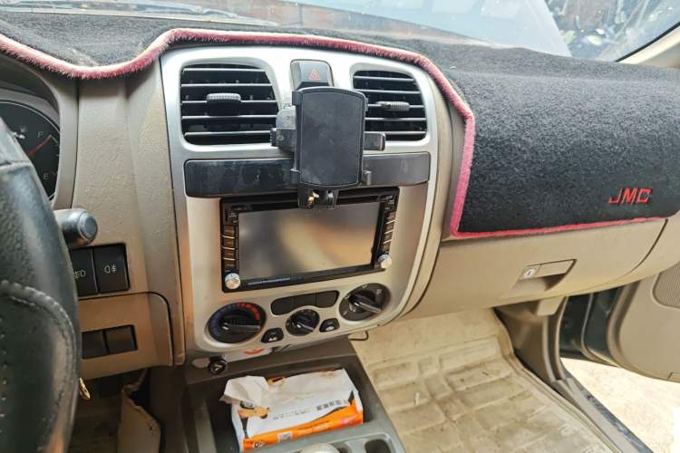 Used JMC Baodian 2013 2.8T Two-Wheel Drive Comfortable Value Edition JX493ZLQ4F
