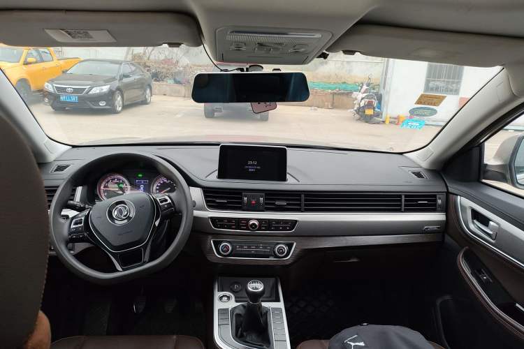 Used FORTHING Joyear X5 2017 Jingxiang Series 1.5T Manual Luxury Model
